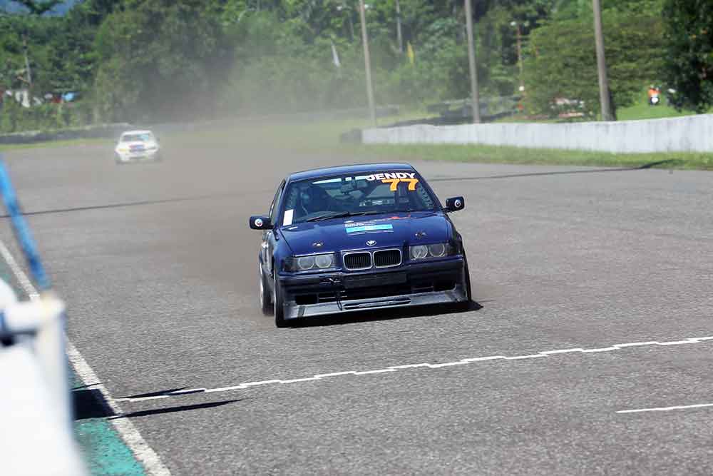 Tertolong Dewi Fortuna, Jendy Muhammad Rebut Podium Pertama ETCC 2000&nbsp;Pro