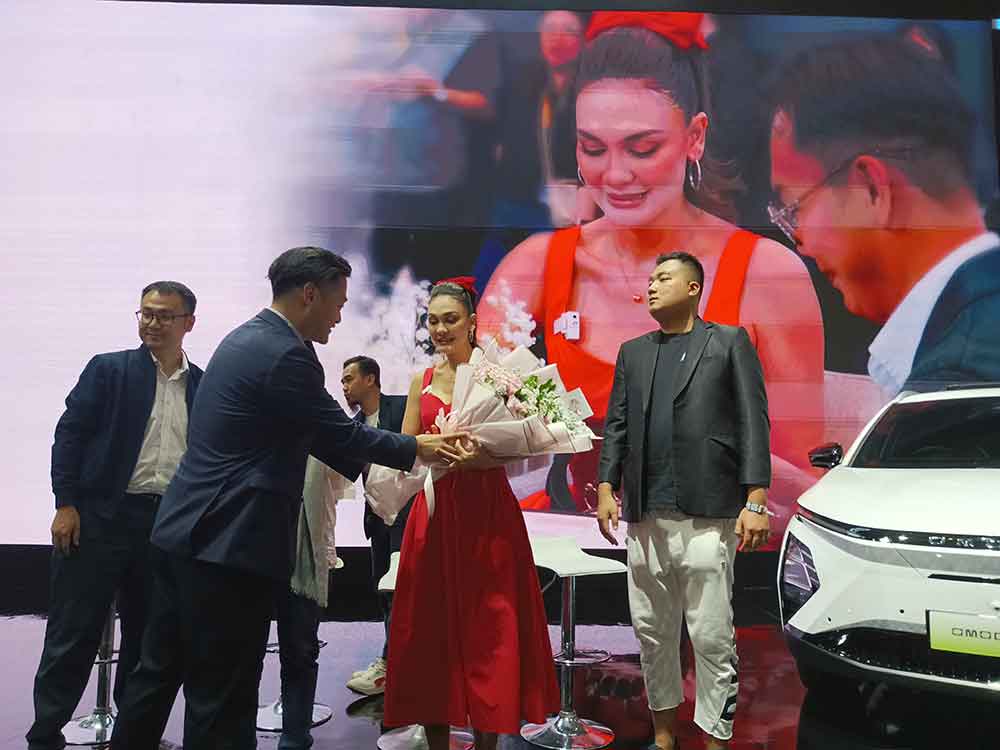 Luna Maya Kepincut Chery Omoda E5, Ini&nbsp;Alasannya!