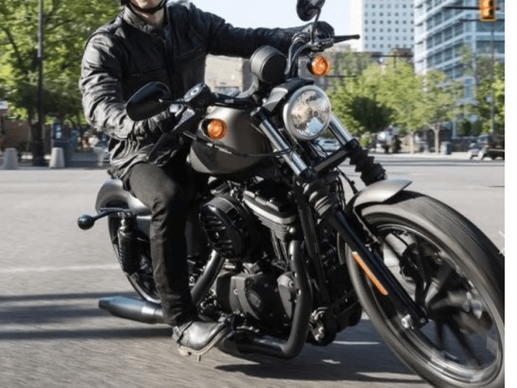 Tips dan Trik Mengendarai Moge di Jalan Berkelok di&nbsp;Indonesia